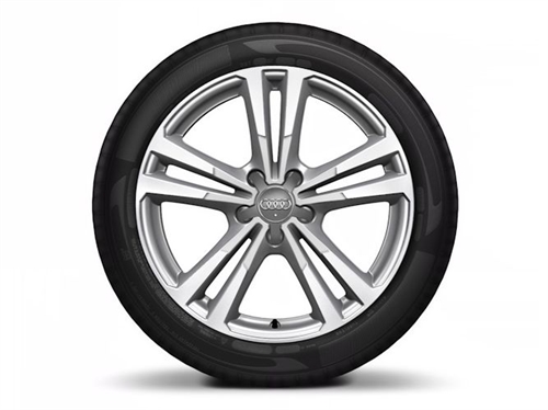 Audi A3 18" sommerkomplethjul i 5-paralleleget design (7,5J x 18")